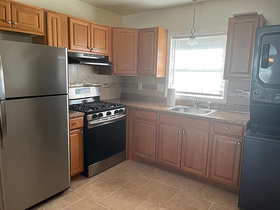 4th image of 2 W 33rd St #2A