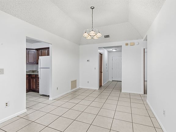 3rd image of 3544 Villa Pl #U-1