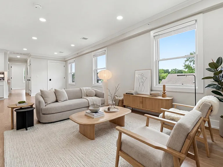 134 Snyder Ave #B — Photo 2