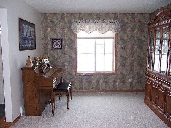 5th image of 1901 Grizzly Ln