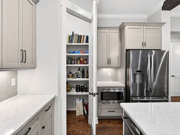 5th image of 4111B Lone Oak Rd