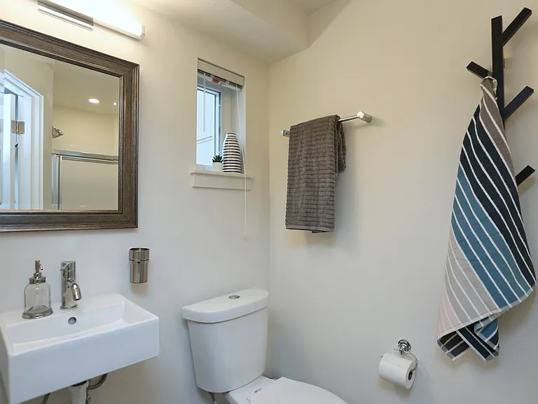 U20 Apartments — Photo 13