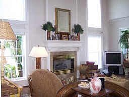 18x14 living area with 20' ceilings