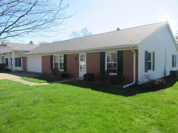 21 Shaker Ct, Fremont, OH 43420