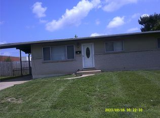 1825 Flamingo Dr, Florissant, MO 63031