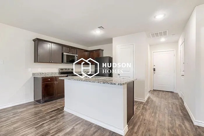 806 Walnut Ave — Photo 5