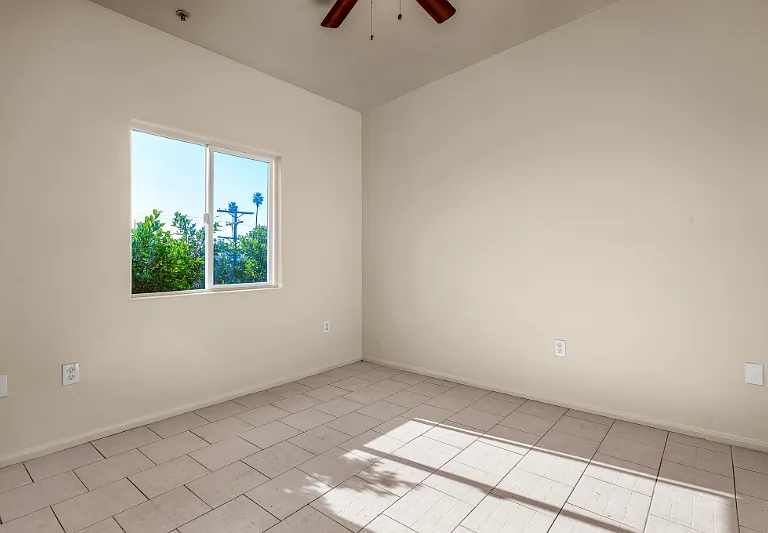 5869 S Figueroa St #D — Photo 10