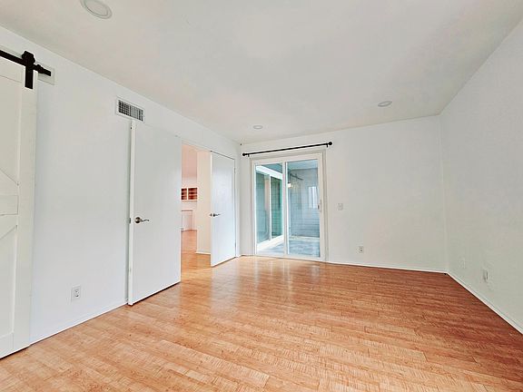 4th image of 47 Bramble Ln #112