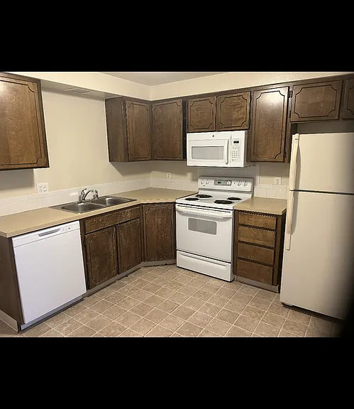 1904-1938 S Priest Pl — Photo 2
