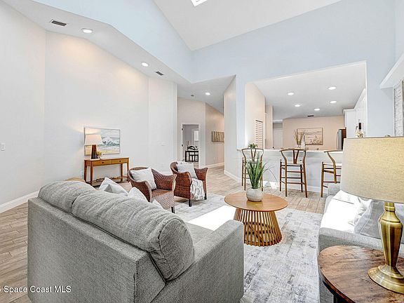 3rd image of 703 Briarwood Way