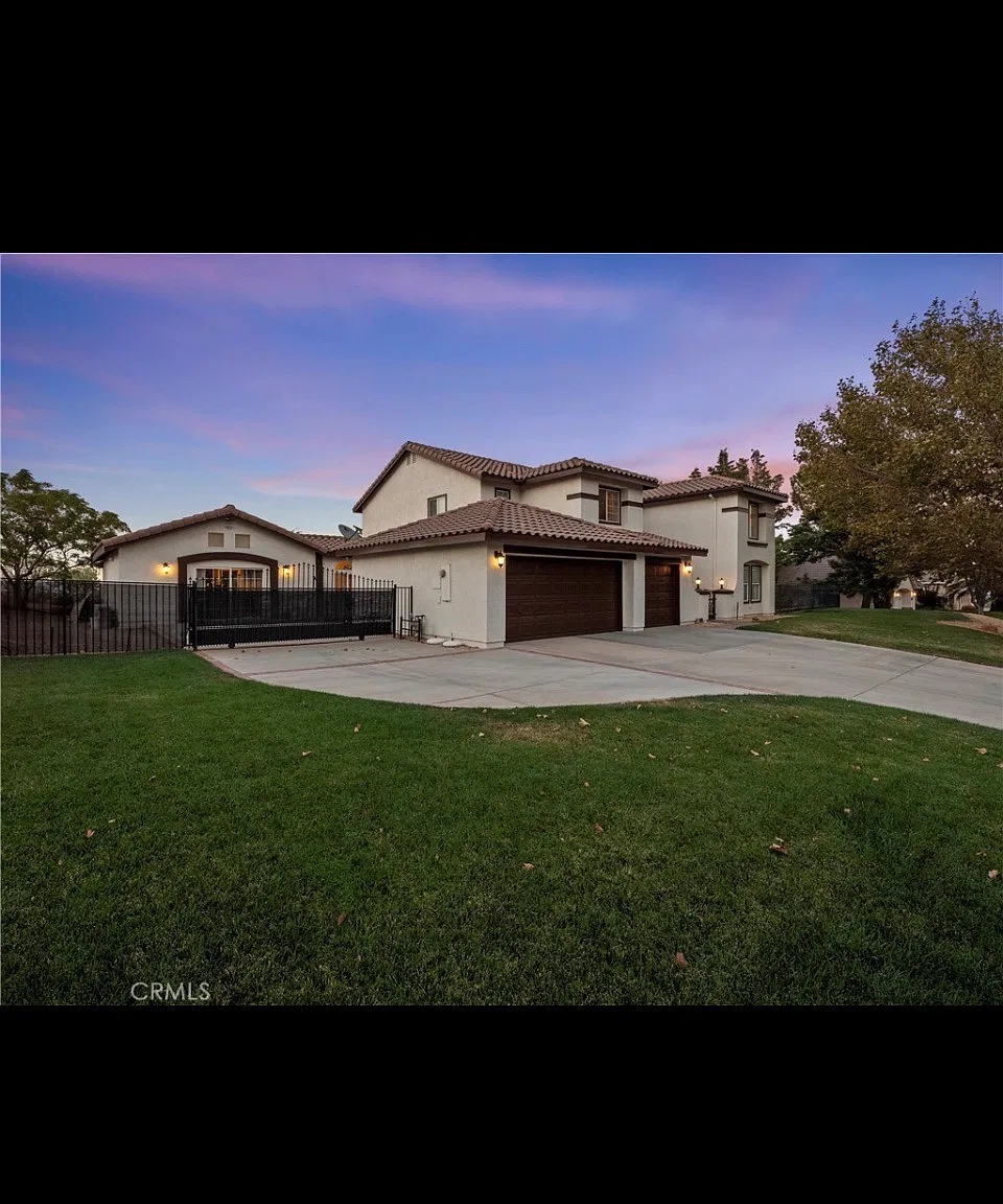7 bed, 3890 sqft, $5,500 — Photo 1