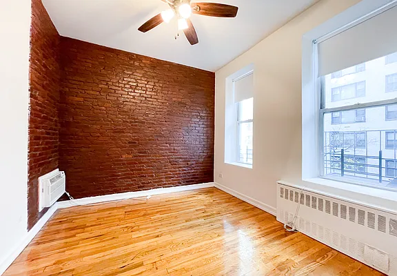 Rented by Kahen Properties | media 12