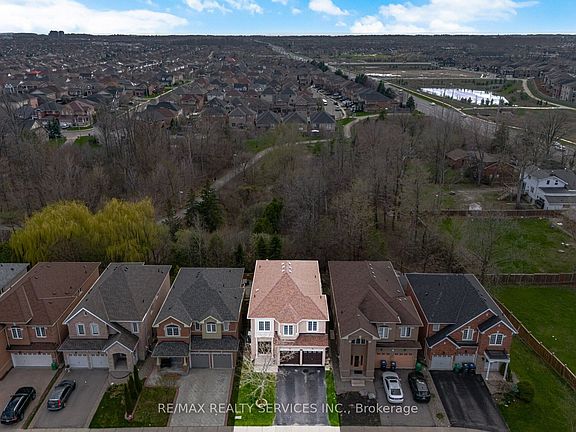 2nd image of 62 Sir Jacobs Cres