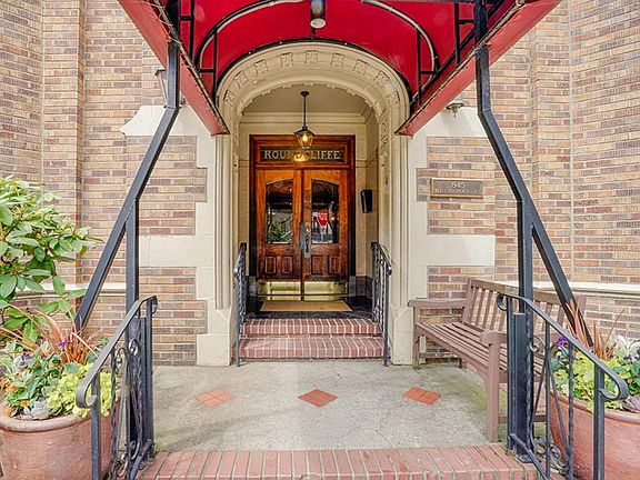 4th image of 845 Bellevue Pl E APT 103