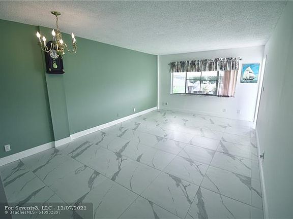 3rd image of 2562 Garden Dr N APT 304