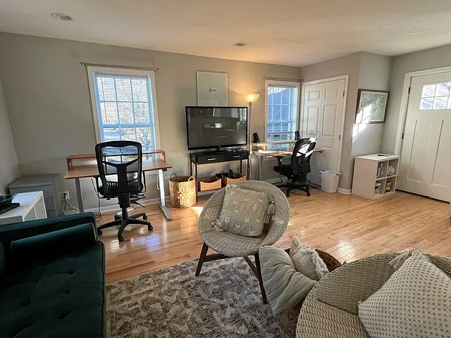 137 Hanover St — Photo 9