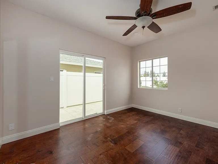 25770 Miramonte St — Photo 11
