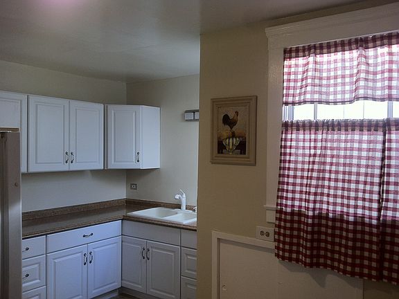 4th image of 550 Moscow St