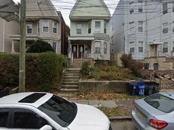 41 Randolph Avenue image 1 of 6