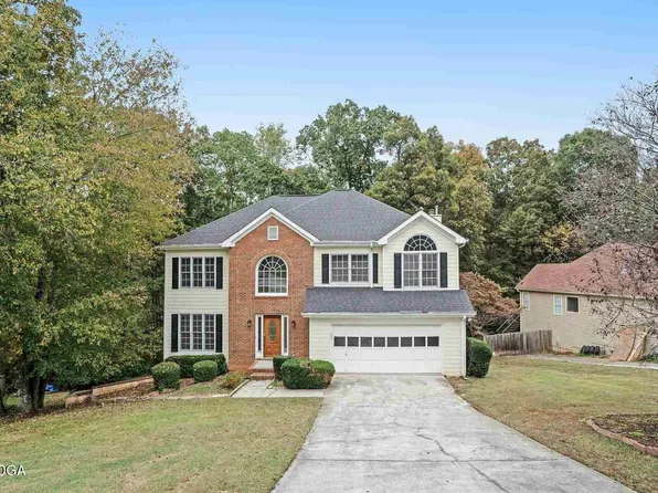 5523 Forest Dr, Loganville, GA 30052