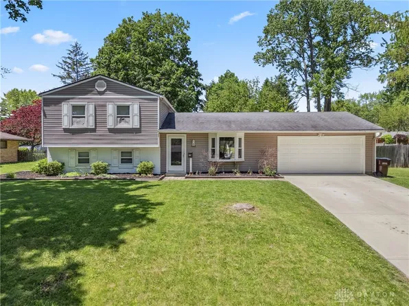 2089 Clear View Dr, Bellbrook, OH 45305