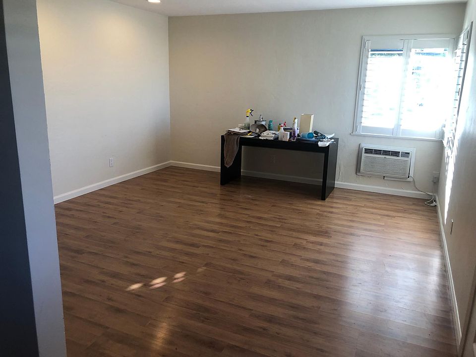 Large living room with can lights, choice of walls for your TV! Landlord will help you set up your TV mounting bracket.