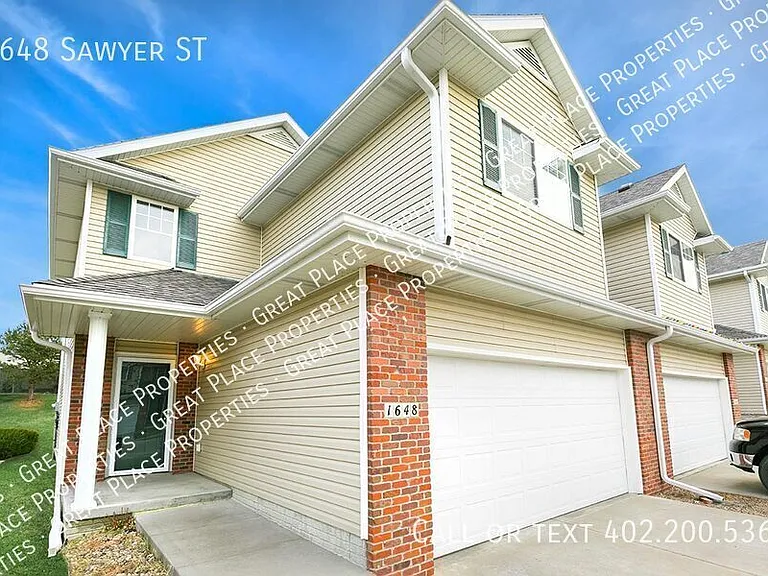 1648 Sawyer St — Photo 3