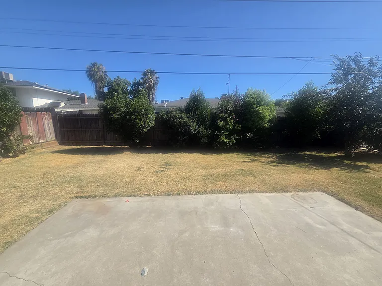 2420 E Pontiac Way — Photo 34