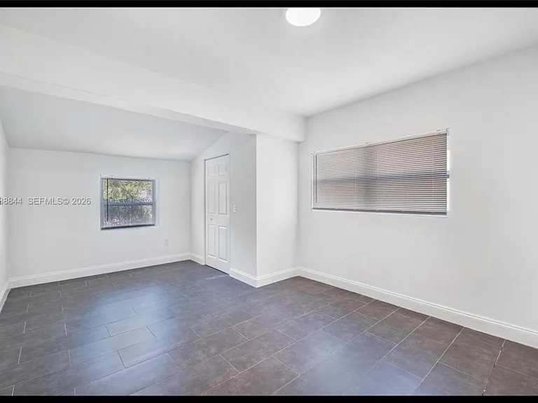 529 NW 42nd St — Photo 21