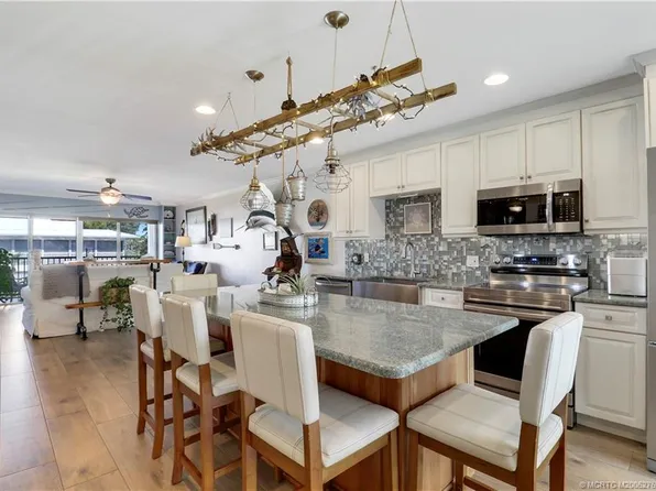 1864 SW Palm City Rd APT 204, Stuart, FL 34994