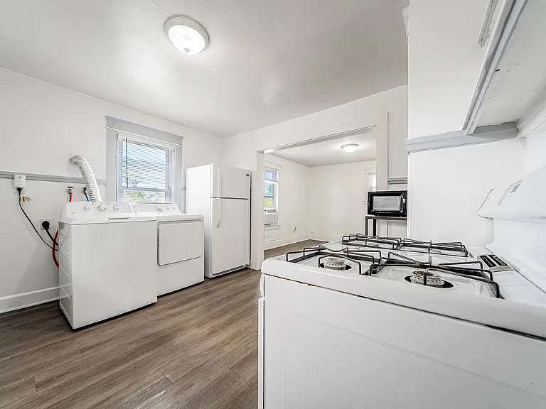 14520 Bayes Ave — Photo 15