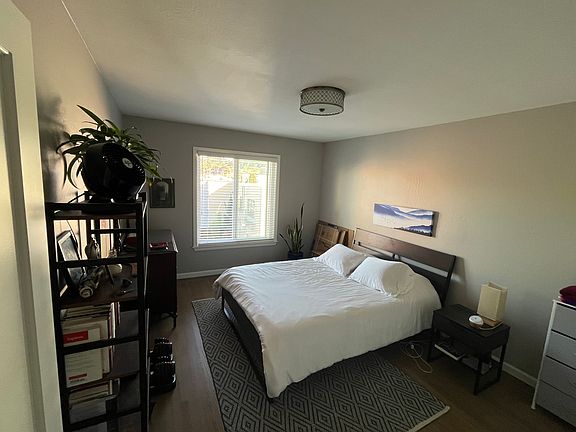 5th image of 1720 Clement St APT 4