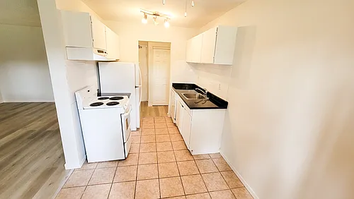 2525 Hill Tout St Photo 1