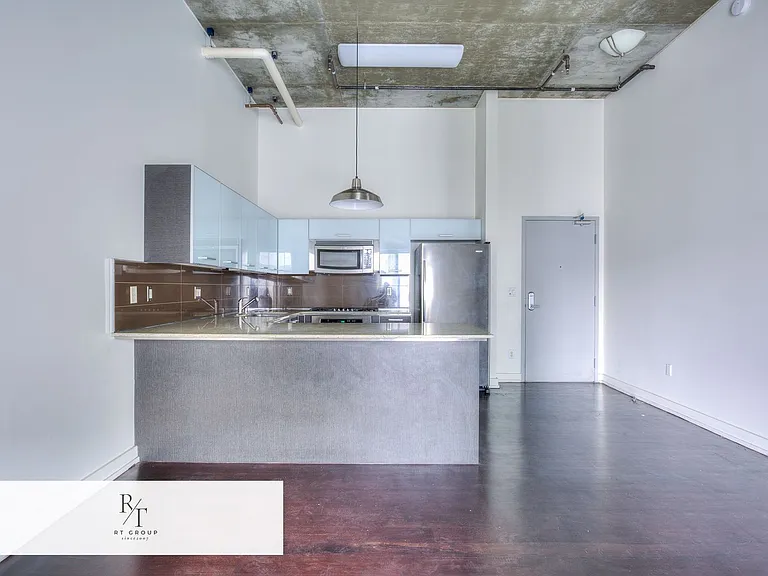 645 W 9th St #742 — Photo 7