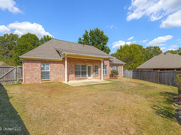 5th image of 128 Seville Way