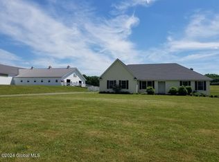 42 Ashcroft Road, Valley Falls, NY 12185