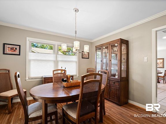 5th image of 2021 Pine Needle Dr E