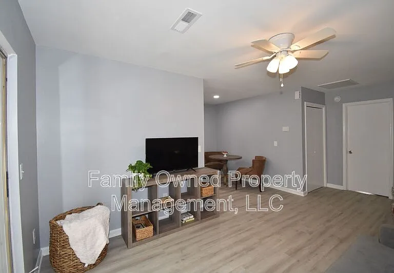113 Susan Dr #A — Photo 3