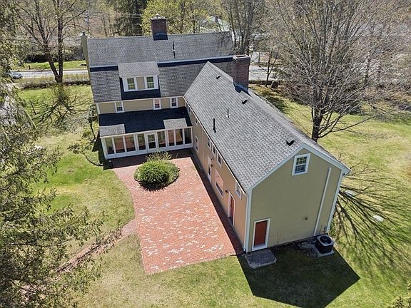 5th image of 302 Church St