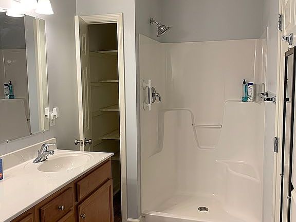 2nd image of 220 Vinnie Ave