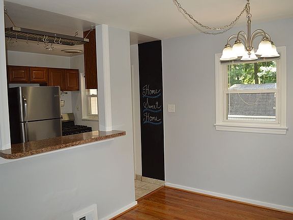 3rd image of 7032 Stanford Dr
