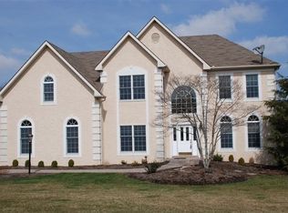 5286 Rosewood Dr, Center Valley, PA 18034