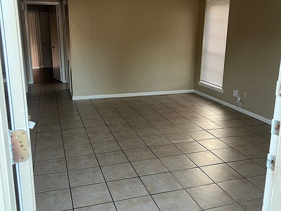 2nd image of 3316 Longleaf Cir #A