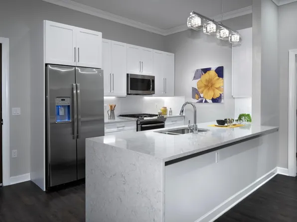 Fairfield Metro At Farmingdale Village