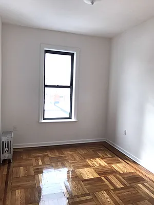 Rented by Zikos Realty Services | media 3