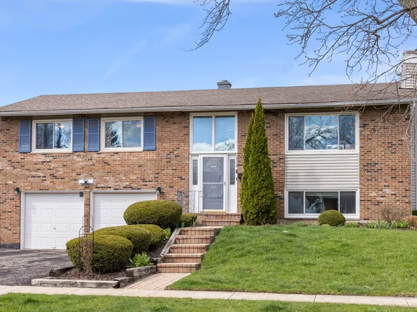 2508 Stonewall Ave, Woodridge, IL 60517