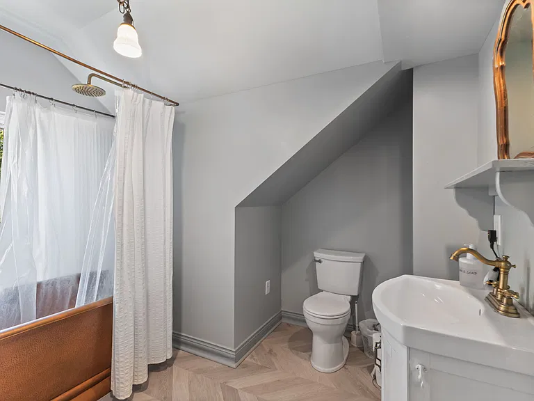 1920 Woodlawn Ave — Photo 20