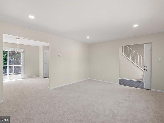 4th image of 521 Hemingway Dr