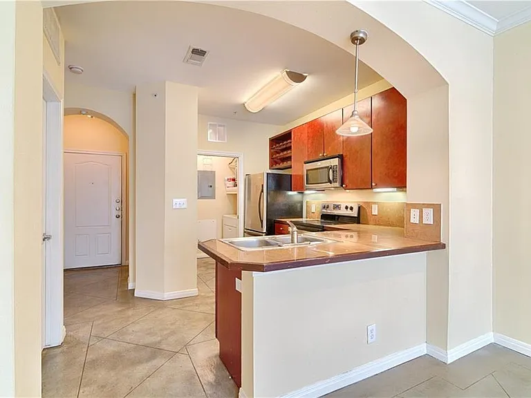 2505 San Gabriel St #312-1 — Photo 2