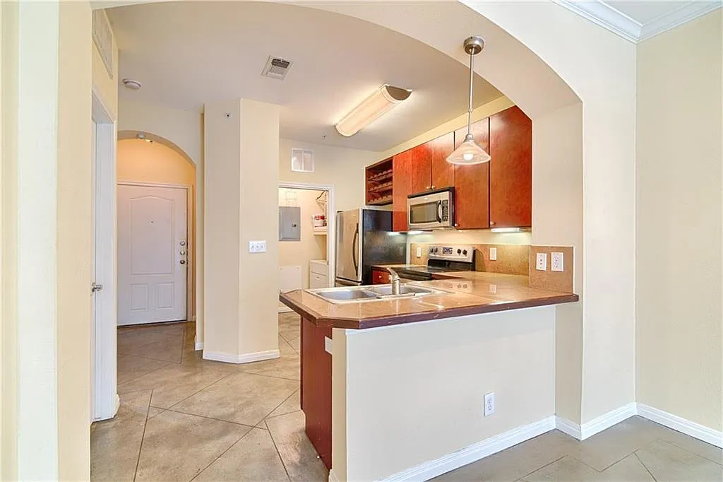 Building Photo - 2505 San Gabriel St #312-1